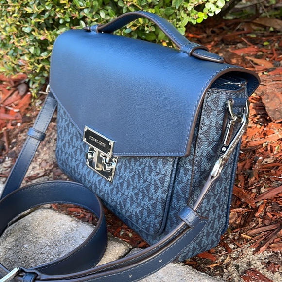 MICHAEL KORS Rose Medium Top Handle Messenger ADMI - Picture 4 of 16